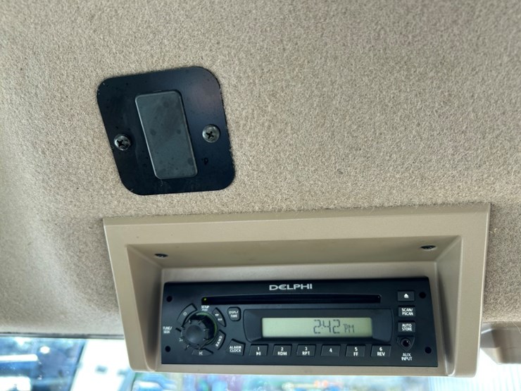 2013-john-deere-4940-image-61