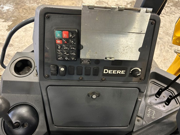 2021-deere-310sl-hl-image-60