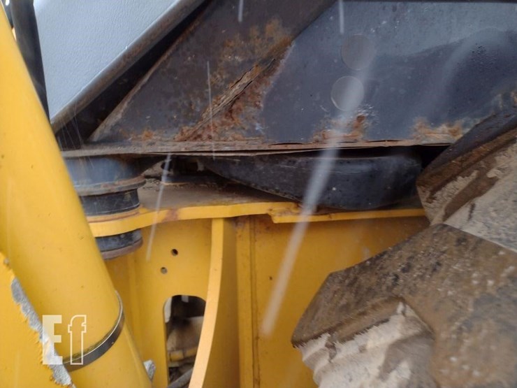 2010-deere-310j-image-19