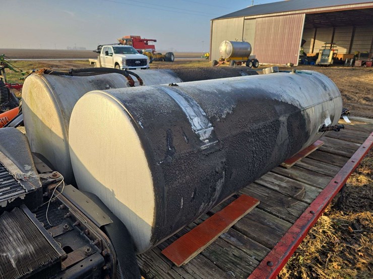 2-120gallon-side-fuel-tanks-have-dents-and-dings-image-1