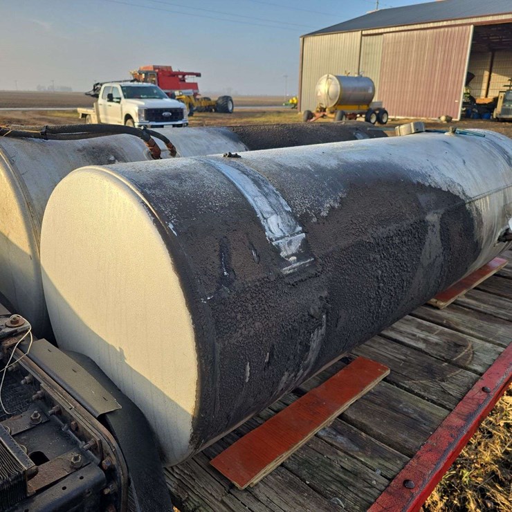 2 120gallon side fuel tanks have dents and dings