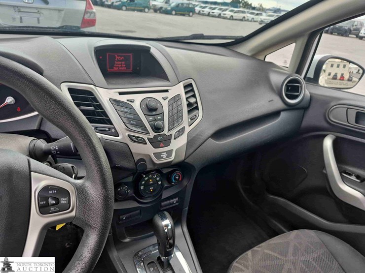 non-operable-2013-ford-fiesta-se-image-10