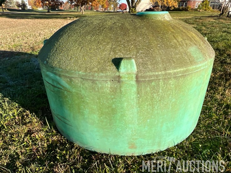 green-1000-gal.-poly-tank-image-9