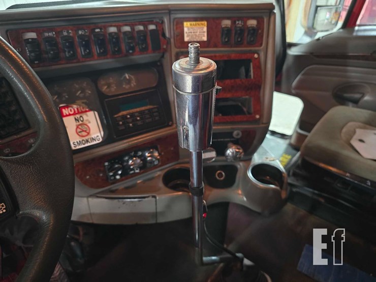 2016-kenworth-t2000-image-14