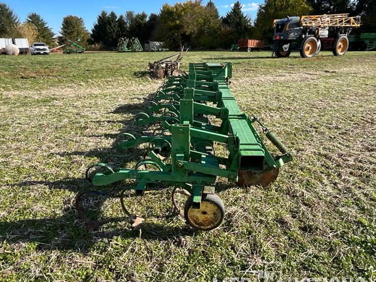 john-deere-8-image-6