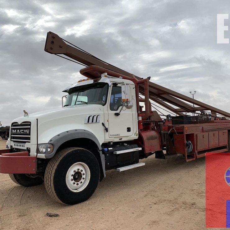 2013 MACK GRANITE GU713