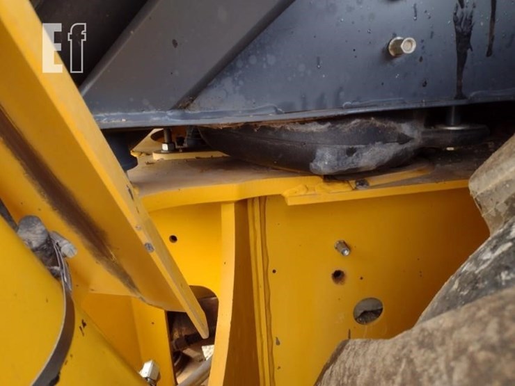 2019-deere-310sl-image-25