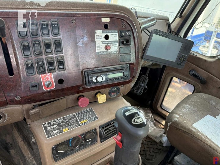 2007-mack-granite-cv713-image-16