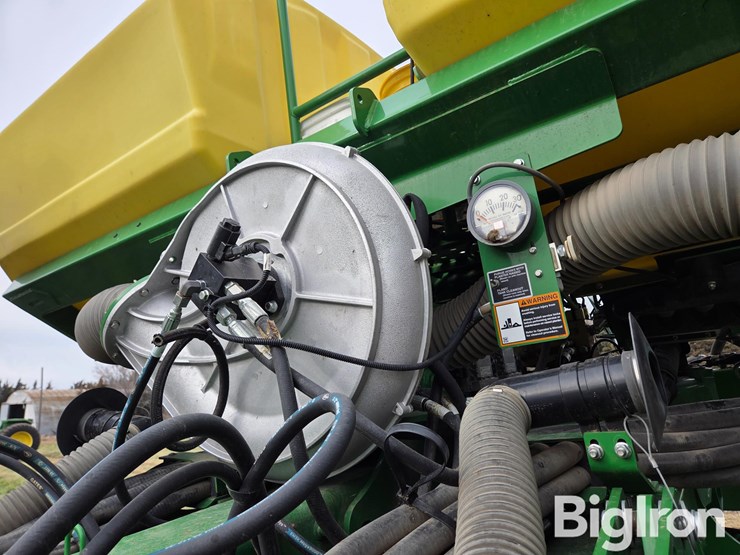 2022-john-deere-1795-image-9