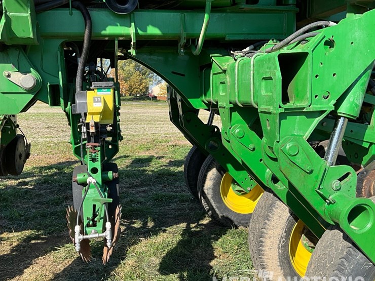 john-deere-1790-image-23