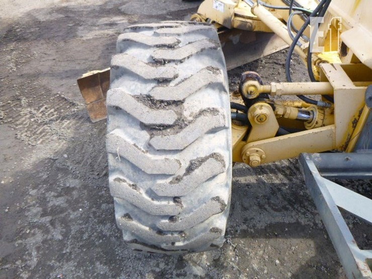 2004-volvo-g86-image-18