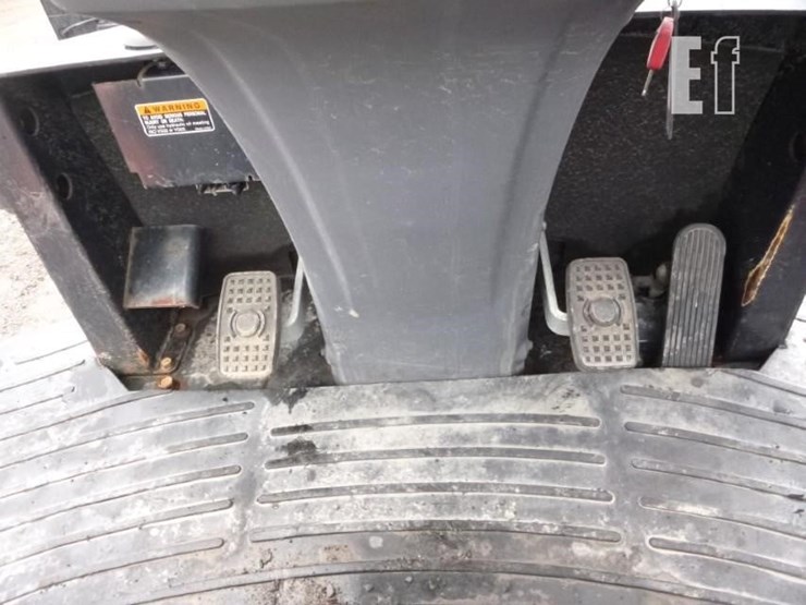 2019-kubota-r430-image-8