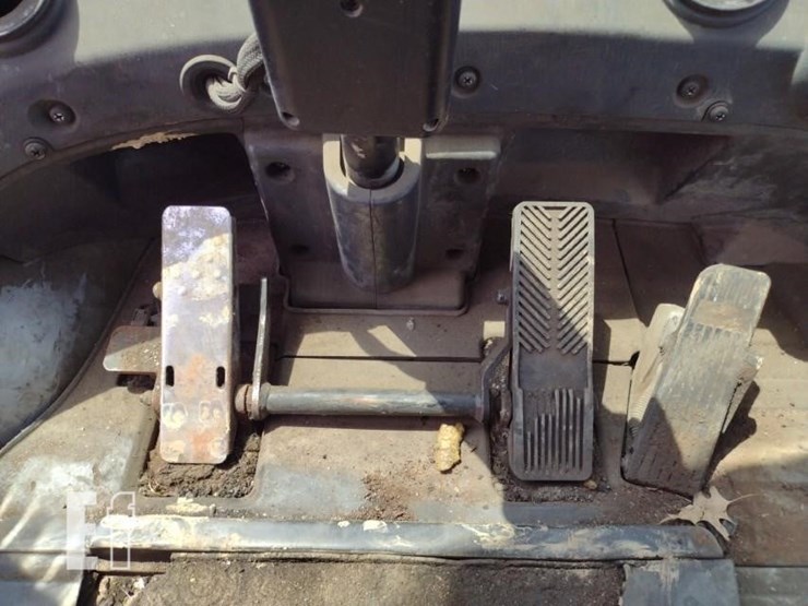 hyundai-110d-7e-image-7