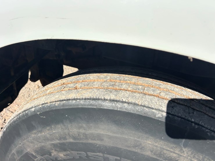 1995-international-8200-image-10