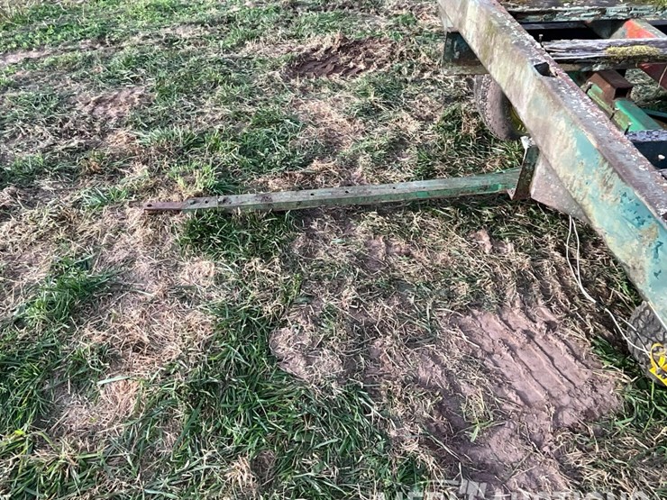 hay-rack-on-john-deere-running-gear-image-12