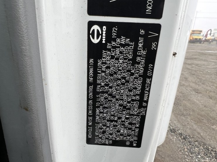 2020-hino-195-image-28