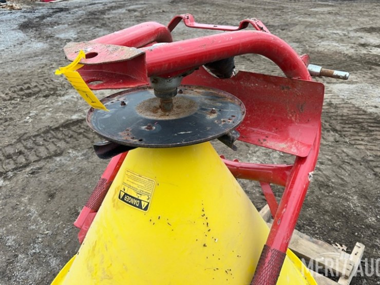 king-kutter-400-3pt.-spreader-image-3