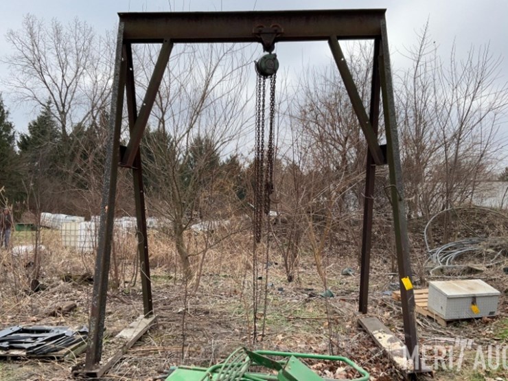 metal-homemade-hoist-image-1