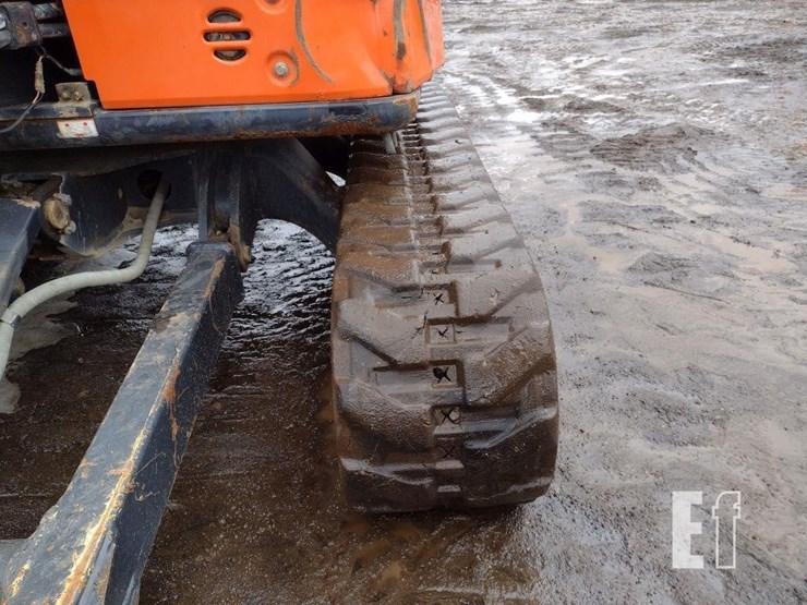 2014-hitachi-zx35u-image-34