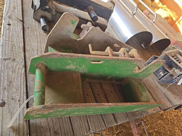 2-quick-attach-hook-ups-for-jd-loader-image-2