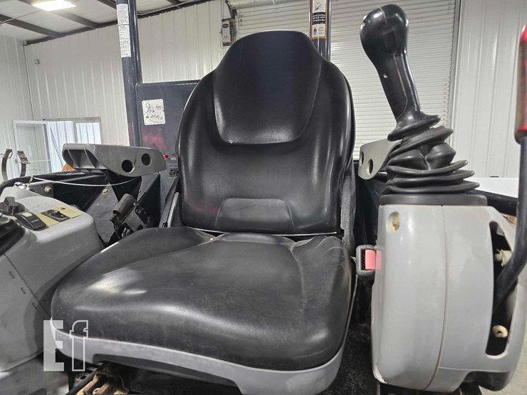 2018-deere-30g-image-19