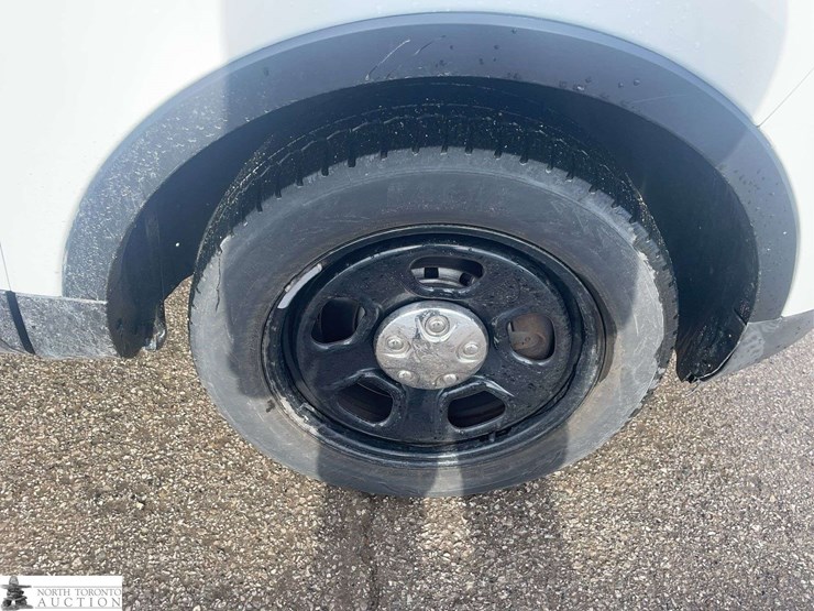 2014-ford-explorer-image-24