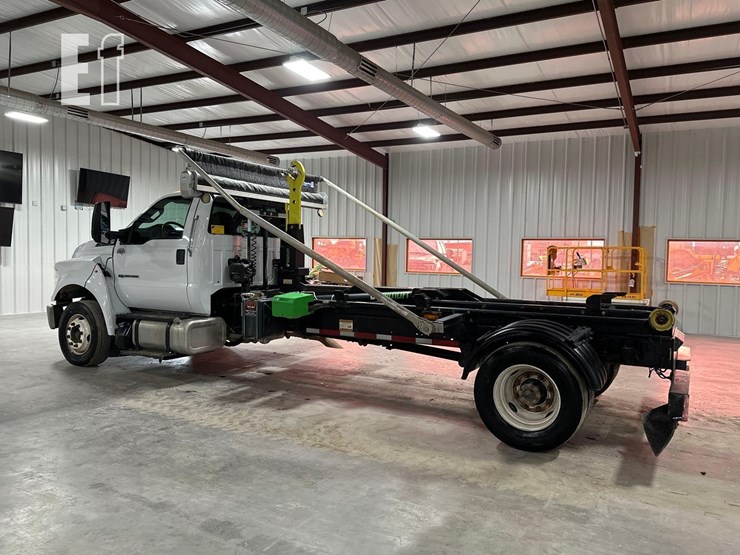 2023-ford-f650-sd-image-4