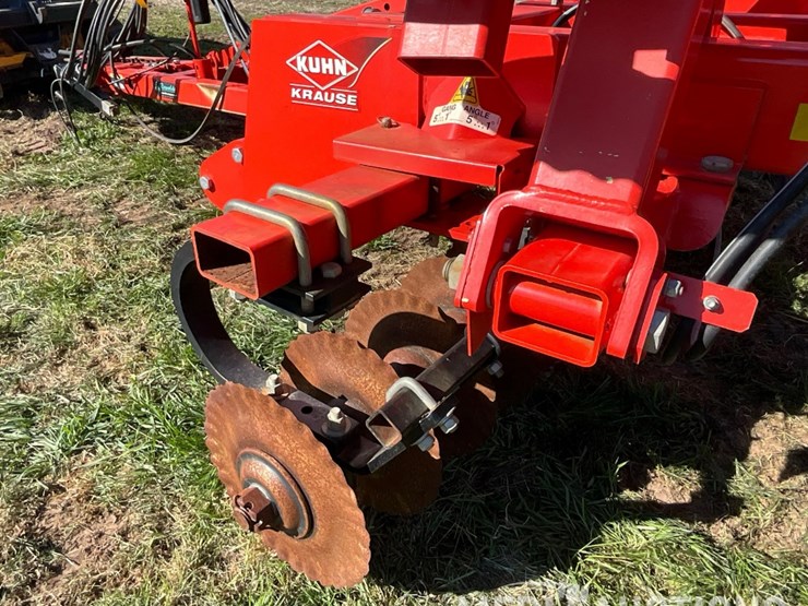 2016-kuhn-krause-8005-excelerator-verticle-tillage-tool-image-18