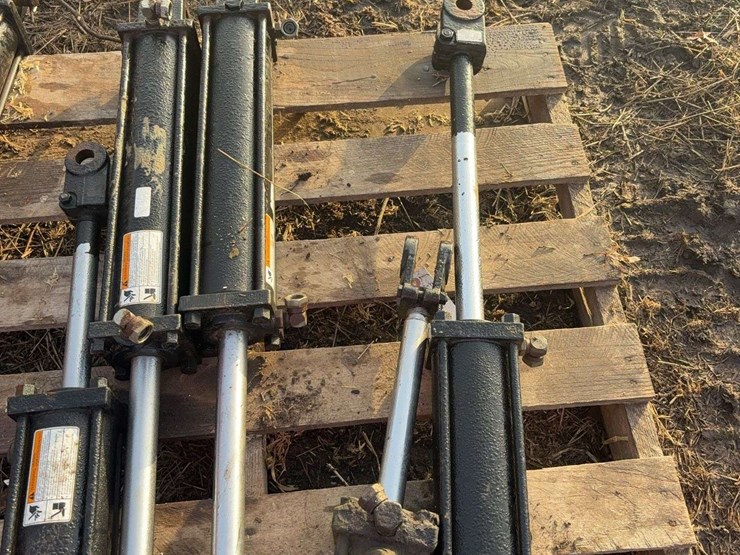 assortment-of-cylinders-various-sized-image-3