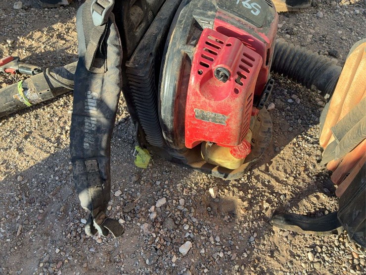 (2)-backpack-blowers-image-2