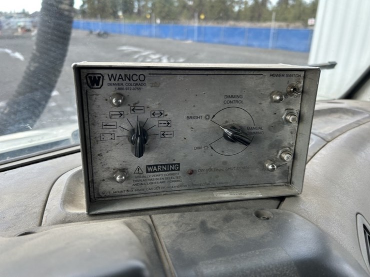 2002-sterling-l7500-image-26