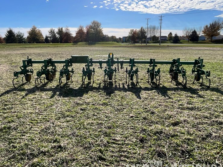 john-deere-8-image-4