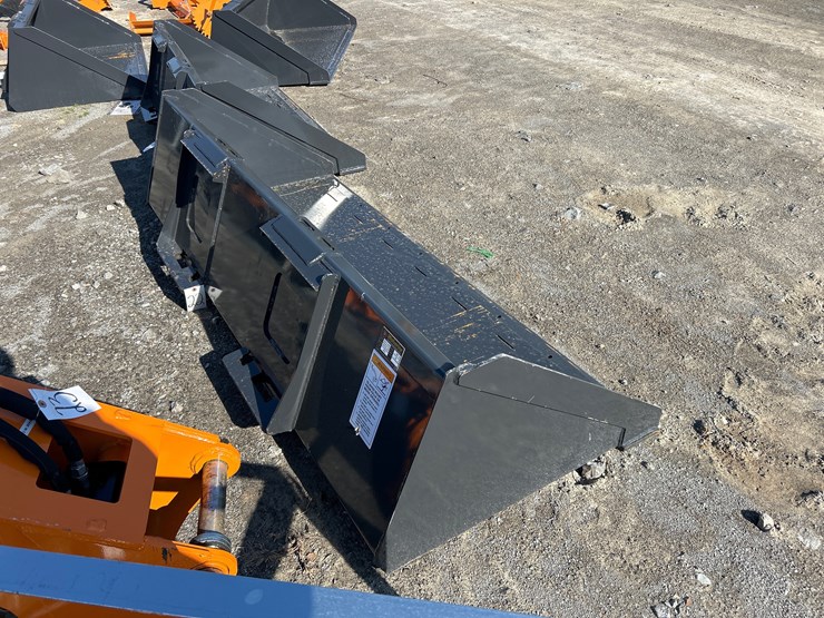 #22-•-82”-unused-skid-steer-smooth-bucket-image-2