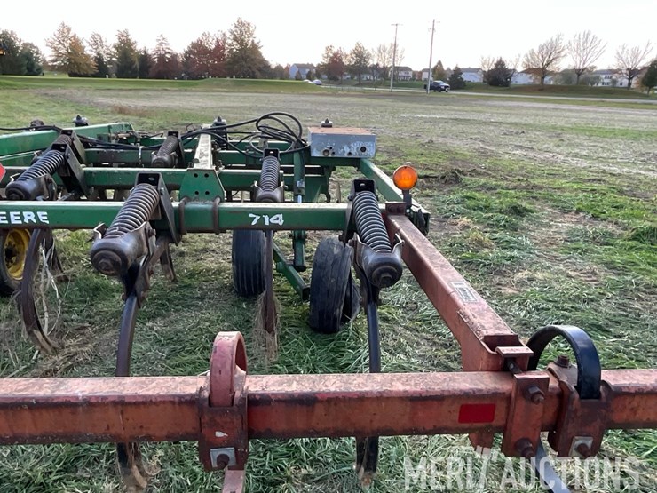 john-deere-714-image-20