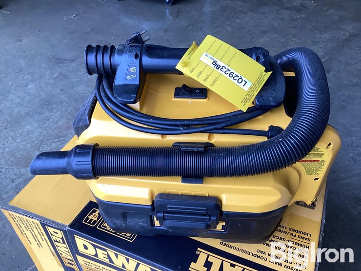 dewalt-cordless/corded-wet-dry-hepa-vac-image-9