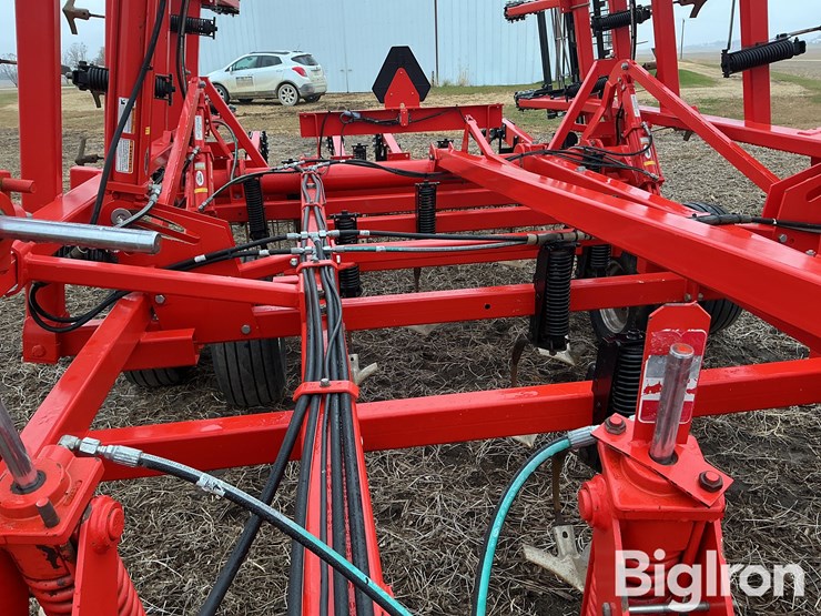 2013-kuhn-krause-6200-27-image-13