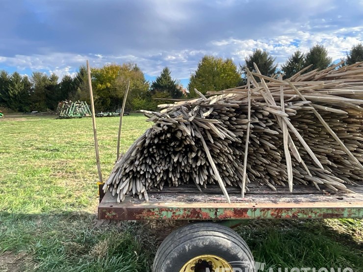 hay-rack-on-john-deere-running-gear-image-23