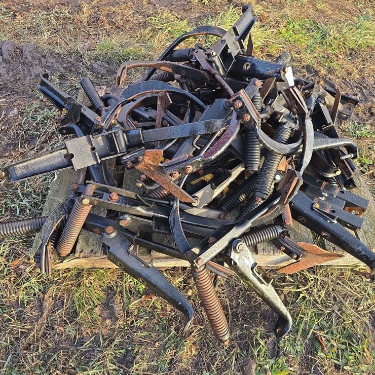 Pallet of C-shanks with knock ons