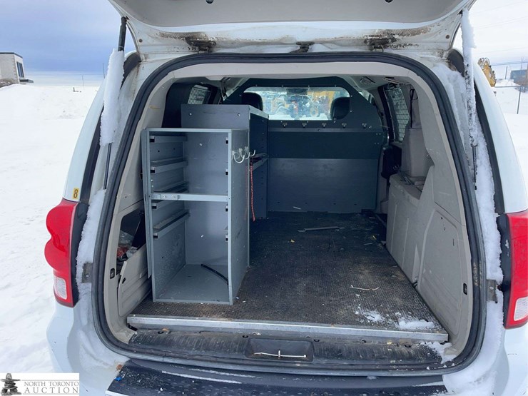 2015-ram-c/v-image-26