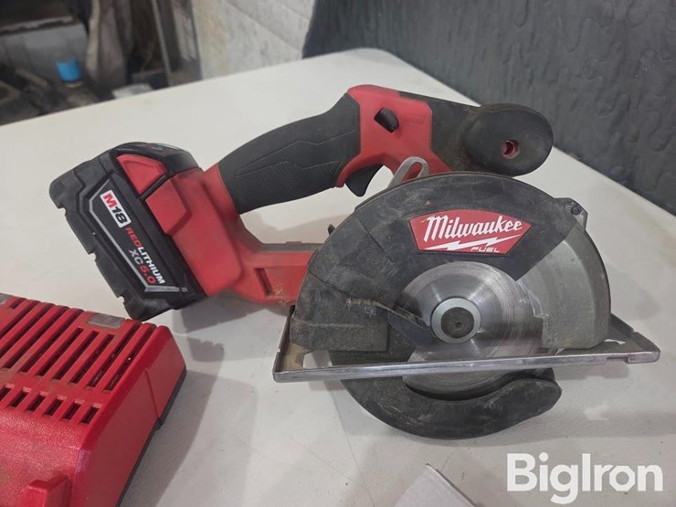 milwaukee-battery-operated-hand-tools-image-12