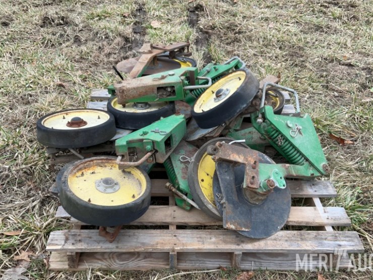 quantity-of-fertilizer-openers-for-john-deere-planter-image-3