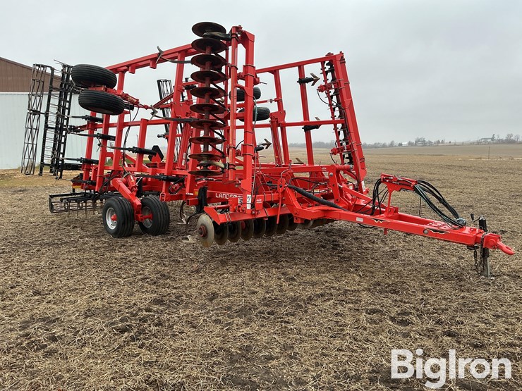 2013-kuhn-krause-6200-27-image-3