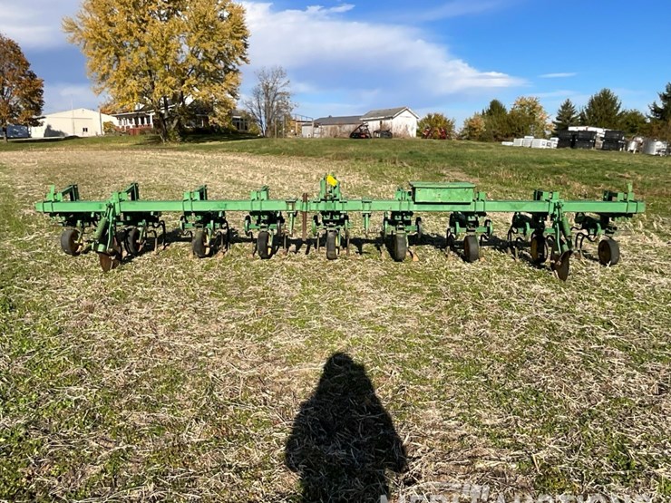 john-deere-8-image-8