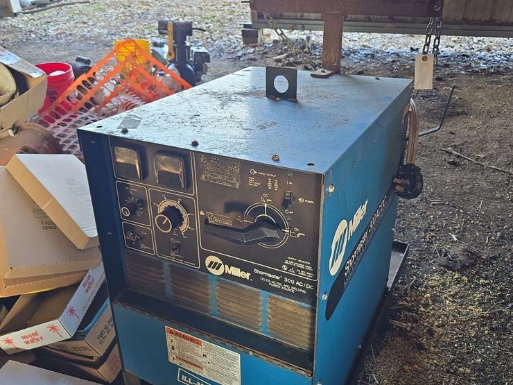 miller-shopmaster-300ac/dc-welder,-works-great,-with-wire-feed-and-leads-image-3