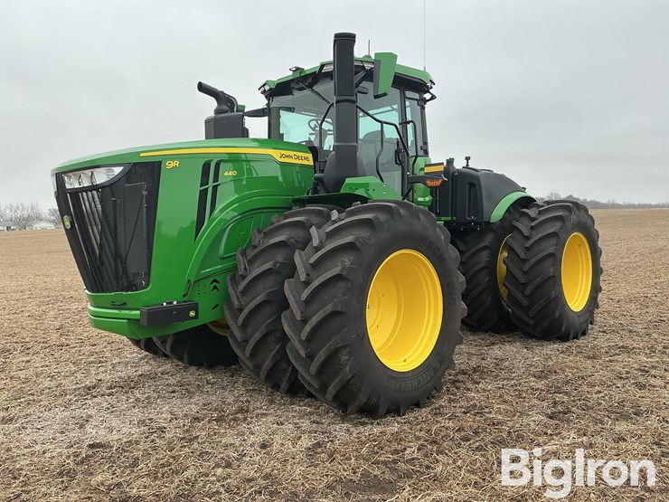 2024-john-deere-9r-440-image-1