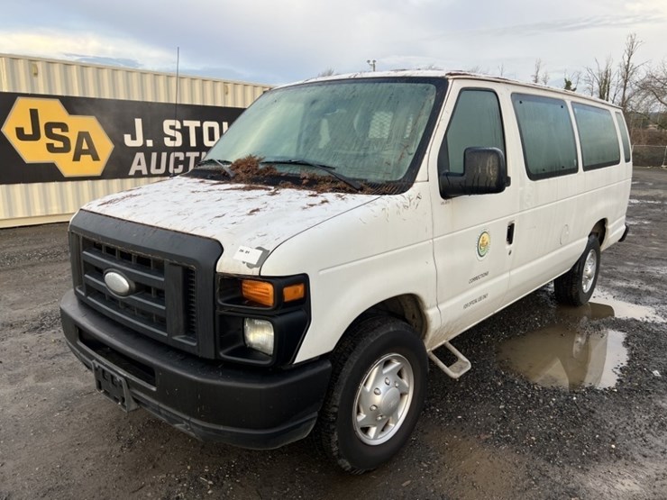 2011-ford-e350-image-1