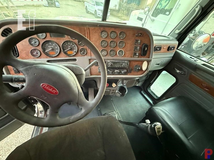 2007-peterbilt-379-image-14
