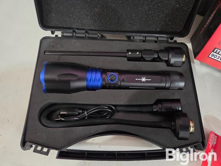 black-widow-jump-pack,-flashlight-&-driver-set-image-4