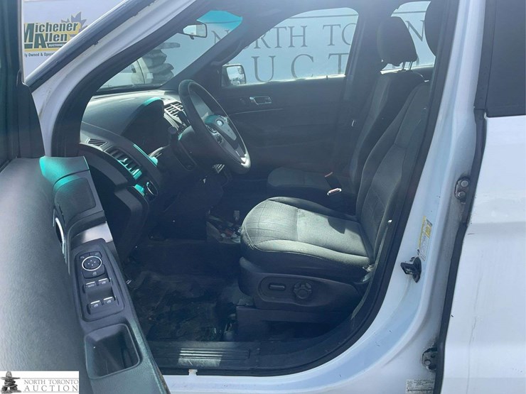 2014-ford-explorer-image-13