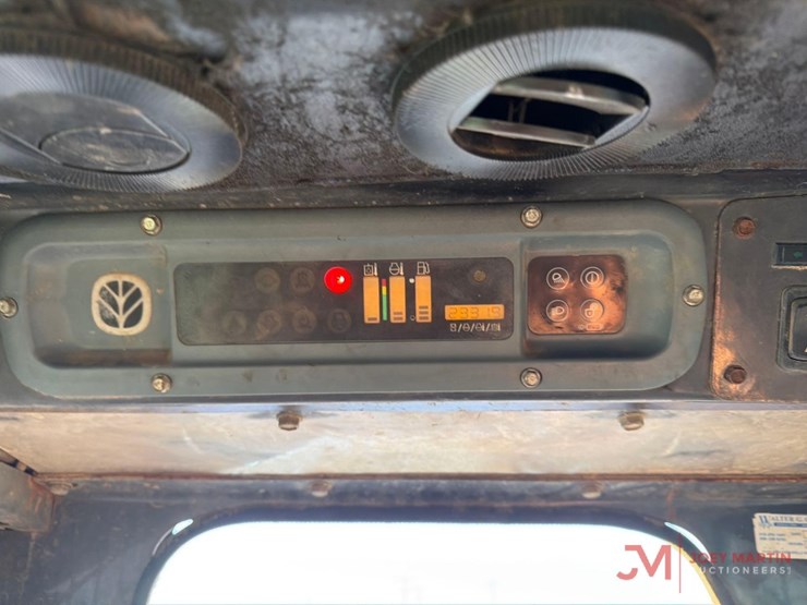 2006-new-holland-c185-image-13